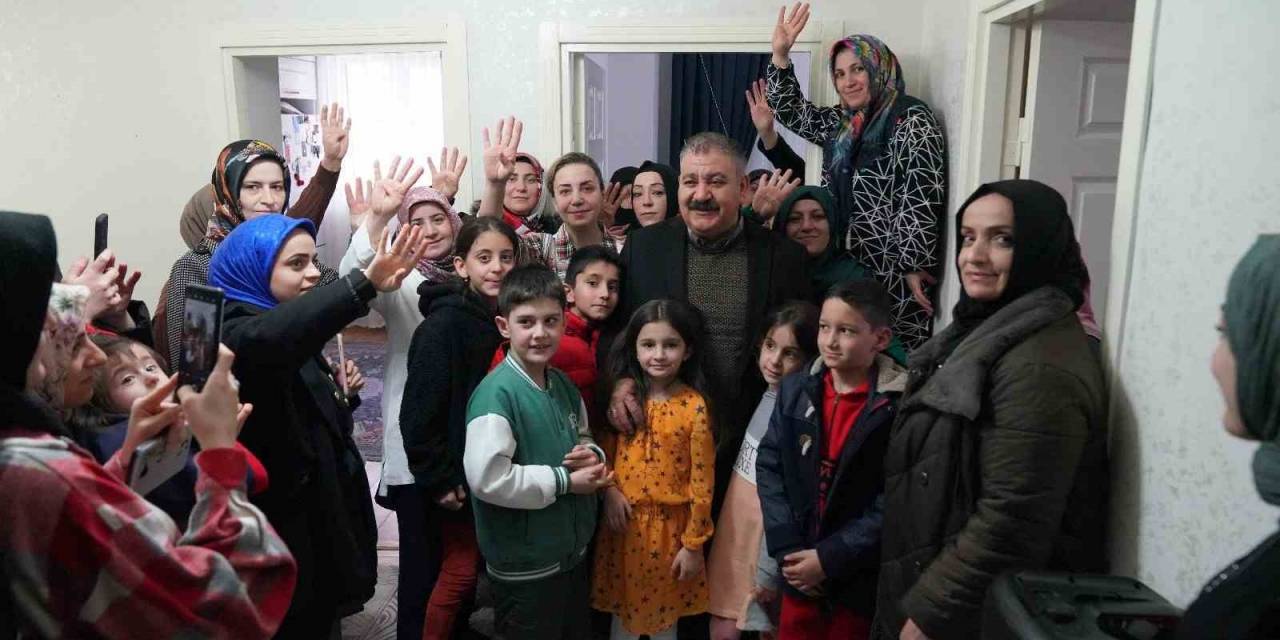 Sunar Sahanın Tozunu Attırıyor