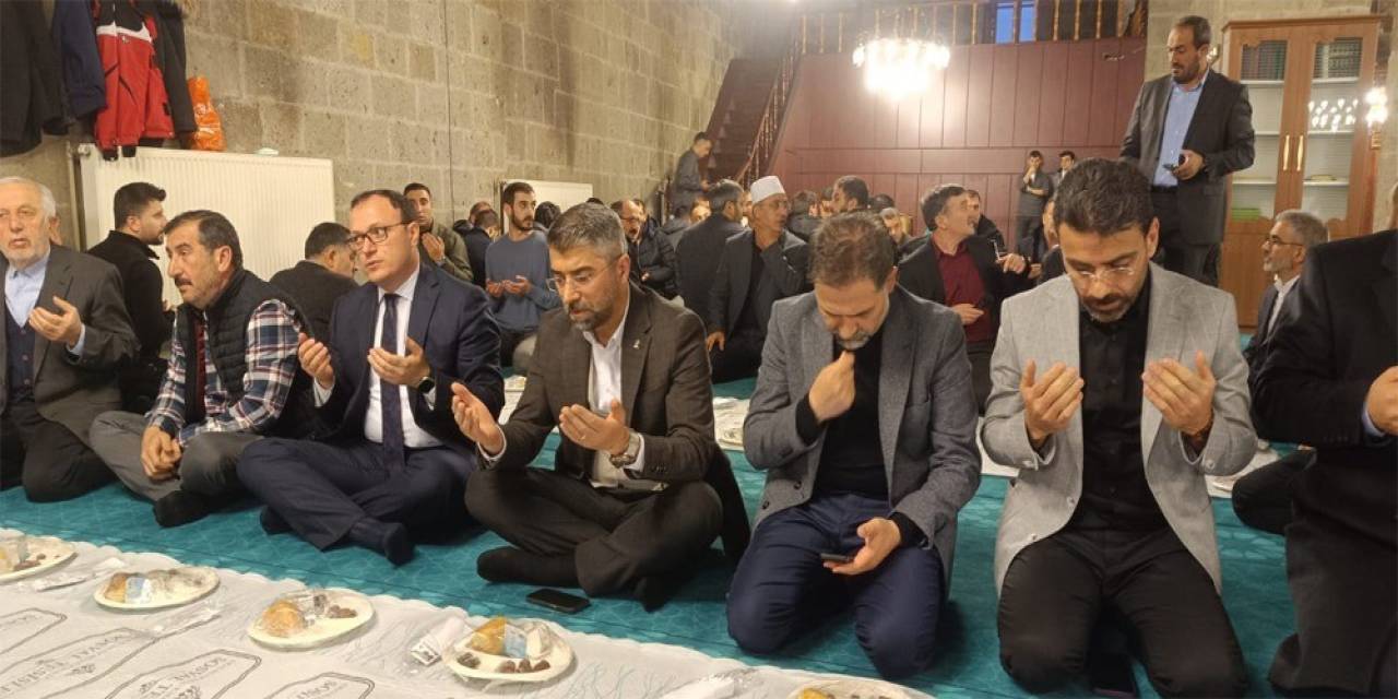Ulu Cami’de Sessiz İftar