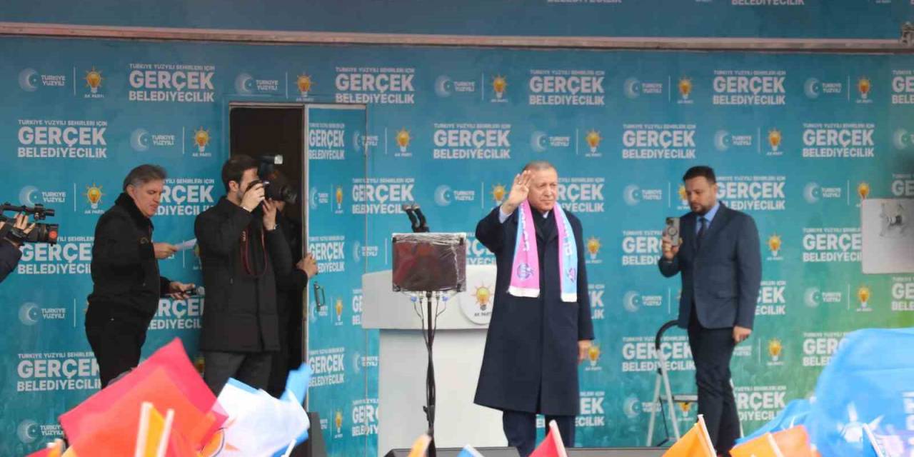 Cumhurbaşkanı Erdoğan: "Özgür Efendi Bıraksın Bu Darbe Şakşakçılığını"