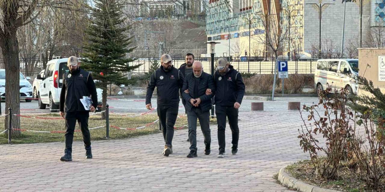 Fetö Firarisi Eski Vali Adliyeye Sevk Edildi