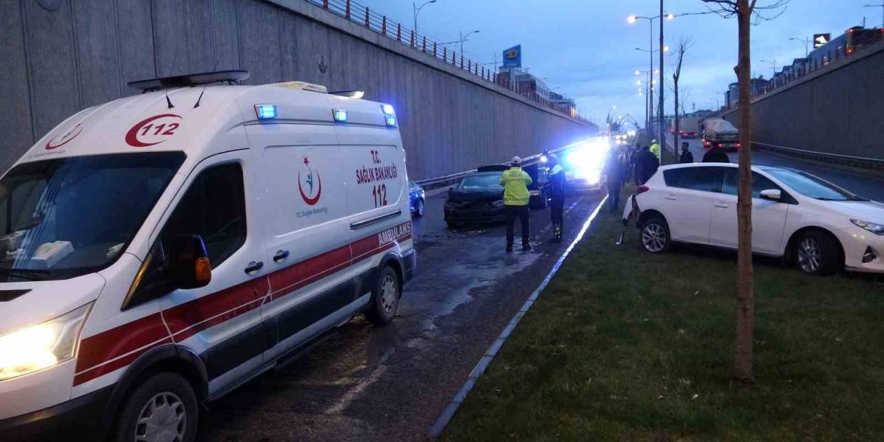 Malatya’da Alt Geçitte 7 Araç Birbirine Girdi