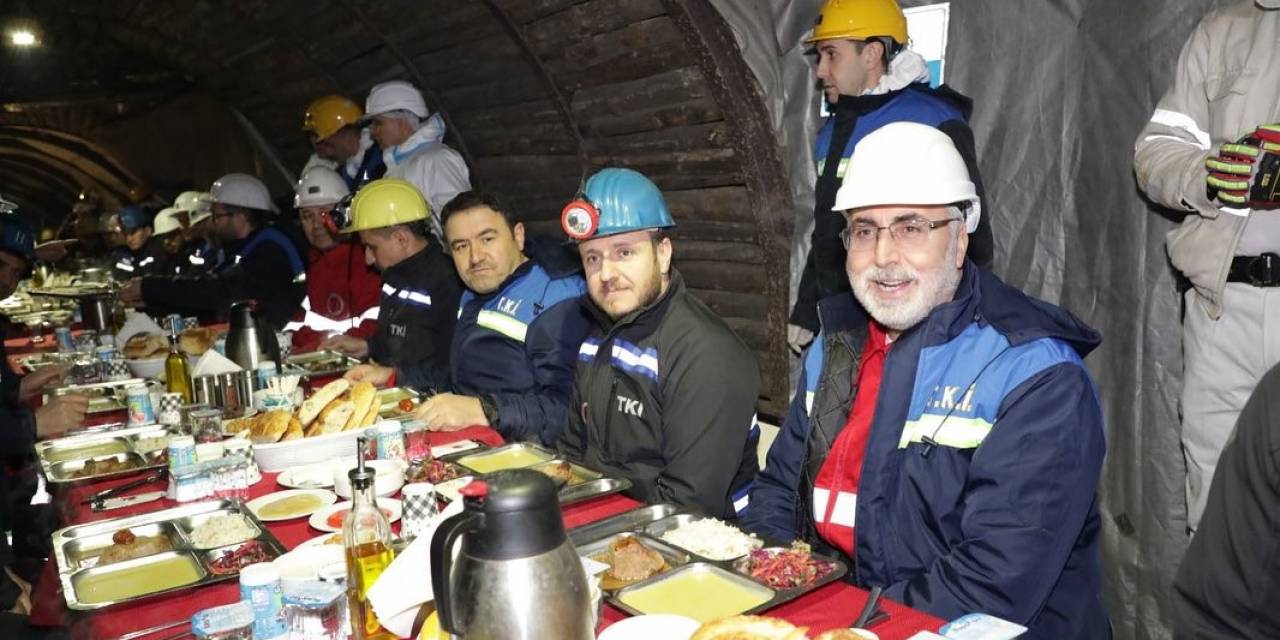 Bakan Işıkhan, Kütahya’da Maden İşçileriyle İftar Yaptı