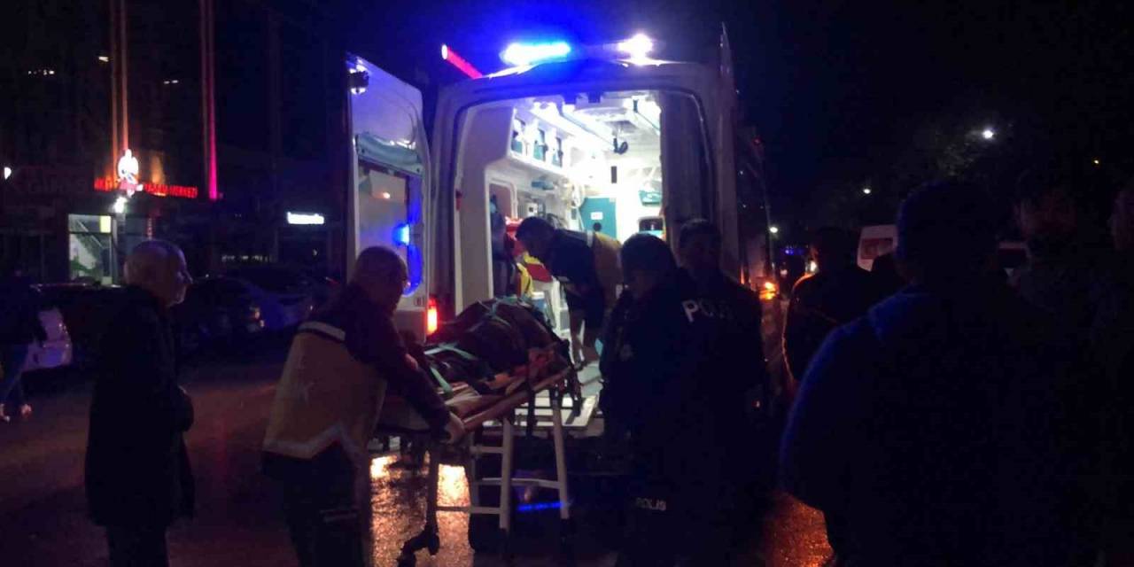 Elazığ’da Hafif Ticari Aracın Çarptığı Kadın Yaralandı