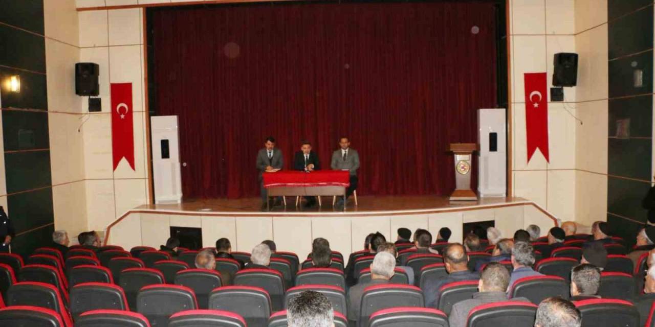 Kaymakam Özçelik Başkanlığında ‘Muhtarlar Toplantısı’ Yapıldı