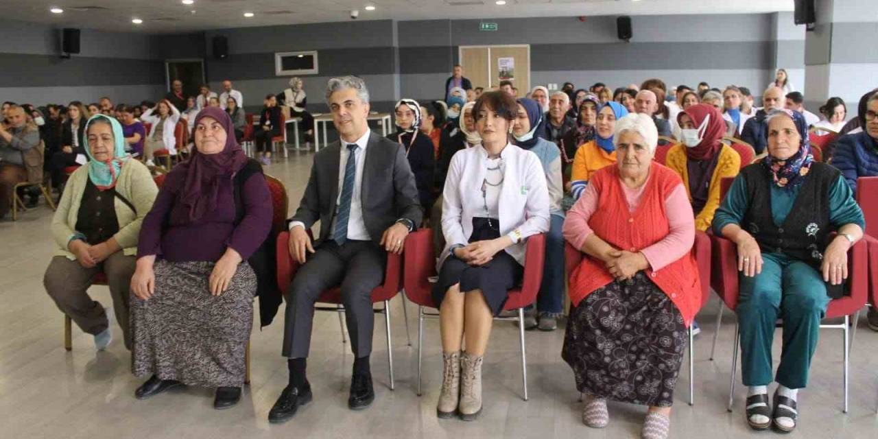 Hastane Yaşlılara "Sağlıklı Yaşlanma" Konulu Eğitim Verildi