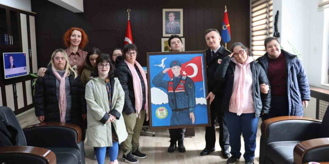 Tokat’ta Jandarma Down Sendromlu Çocukların Yüzünü Güldürdü