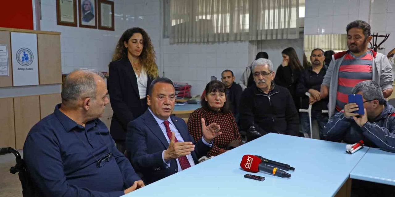 Başkan Böcek: "Engelsiz Antalya İçin Yeni Projeler Hazır"