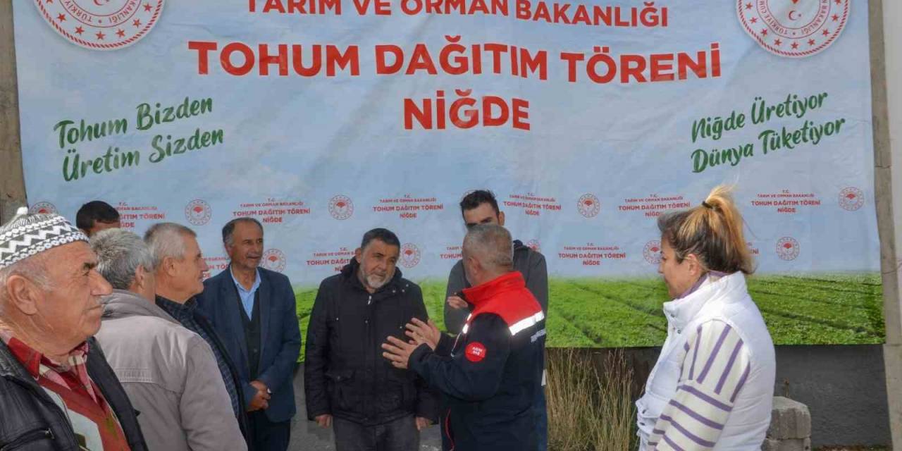 Niğde’de Çiftçilere 75 Hibeli Nohut Ve Kuru Fasulye Tohumu Dağıtıldı