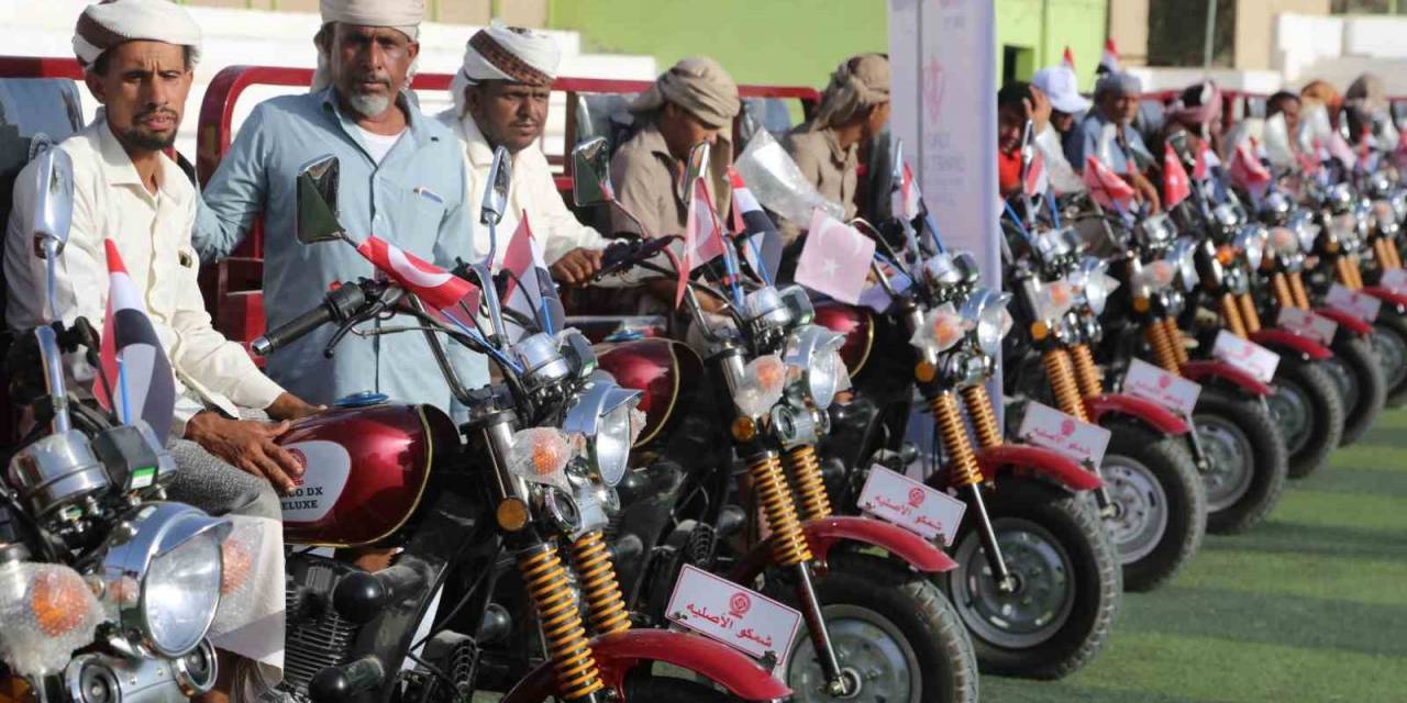 Tdv Yemen’de Yoksul 100 Kişiye 3 Tekerlekli Motosiklet Dağıtımı Yaptı