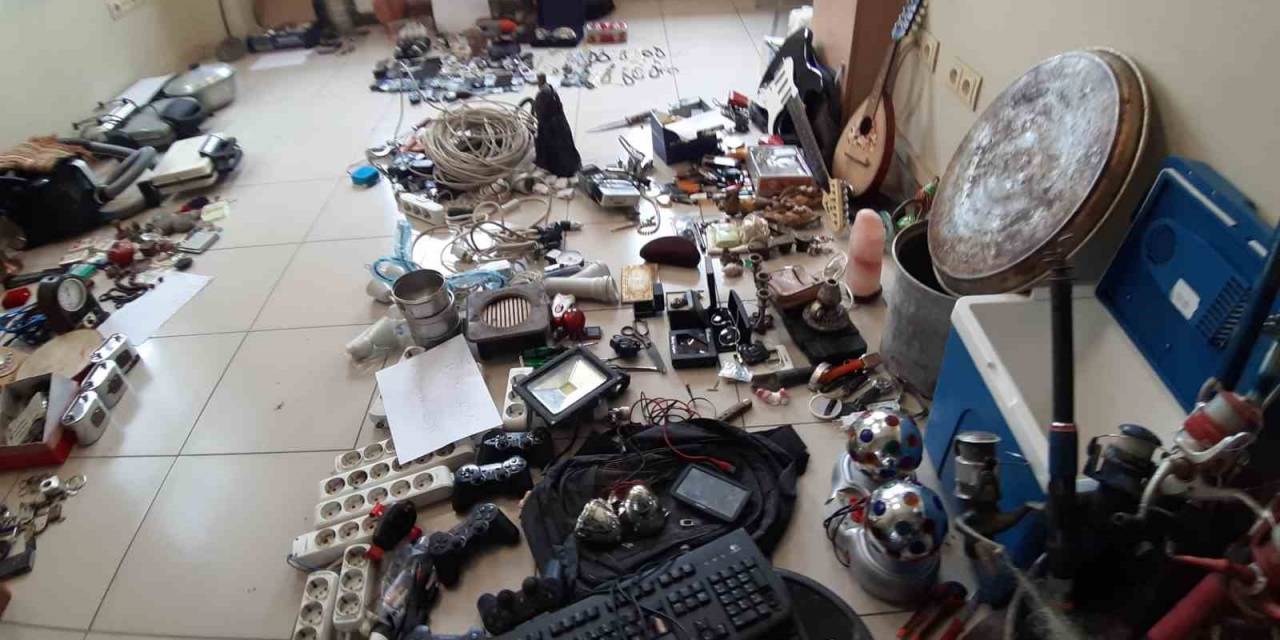 İlçenin Kabusu Olmuştu, Çaldığı Bin Ürünü 2 Evde Saklamış