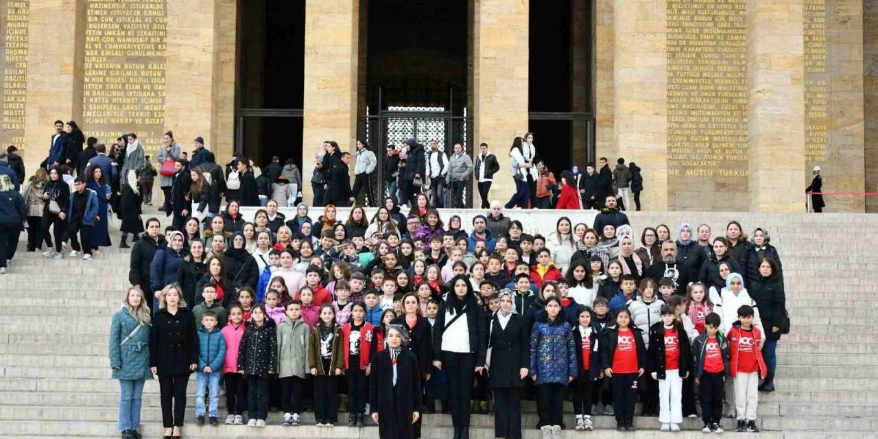 Eskişehirli Öğretmen, Öğrenci Ve Velilerden Anıtkabir’e Ziyaret