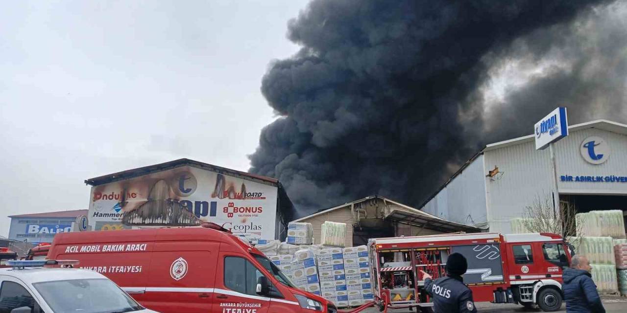 Başkentteki Depo Yangını Kontrol Altına Alındı
