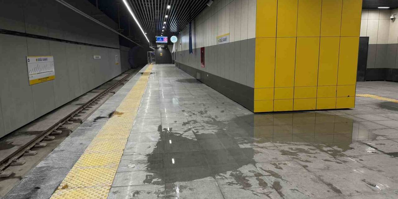 İbb’nin Hizmete Açtığı Metro Rezaleti: Tavanından Lağım Suyu Akan Metroda Asansörler Çalışmıyor
