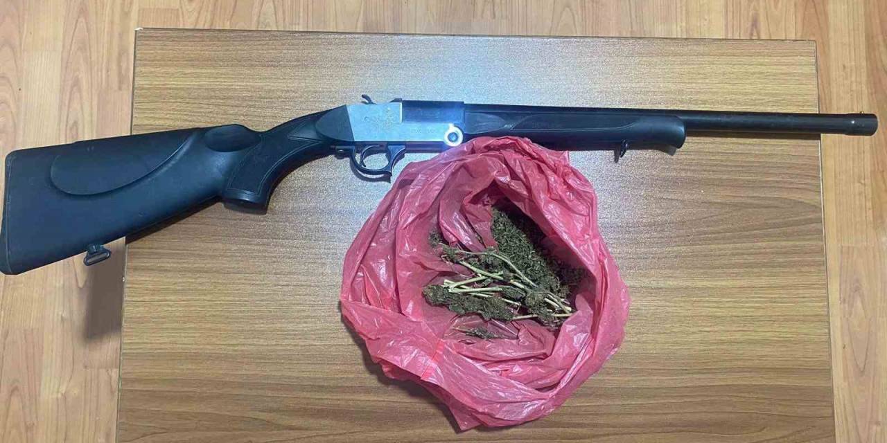 Polis, Derneklerde Yaptığı Aramada Uyuşturucu Ve Silah Ele Geçirdi