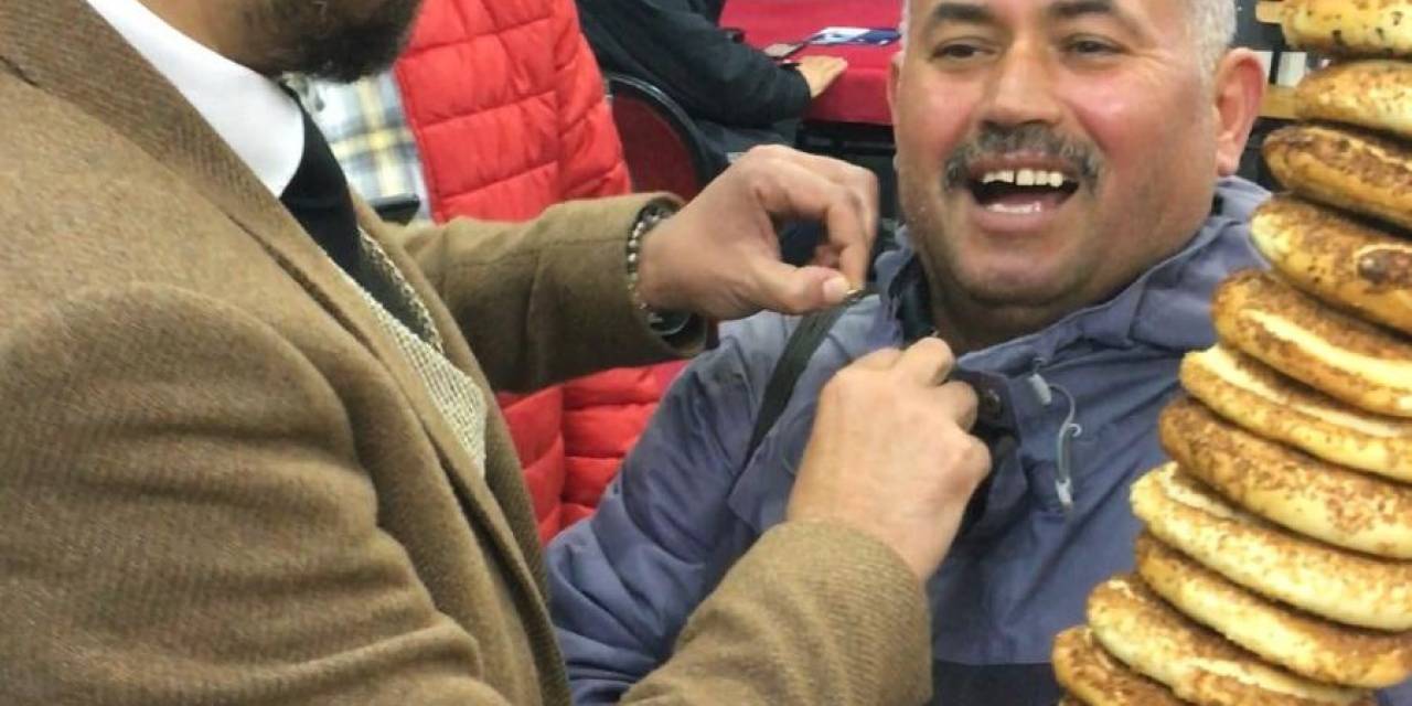 Simitçi Harçlığı Kimden Alırsa İbreyi O Yöne Çeviriyor