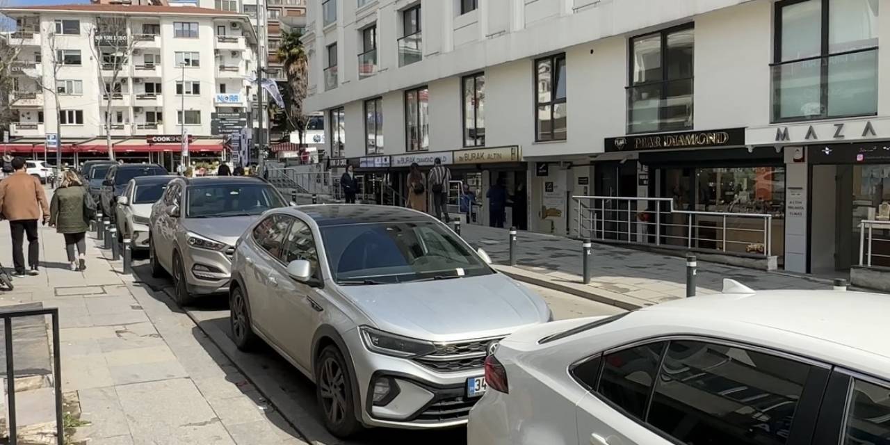 Kadıköy’de Silahlı Kavga: Sokak Ortasında Ateş Açtı