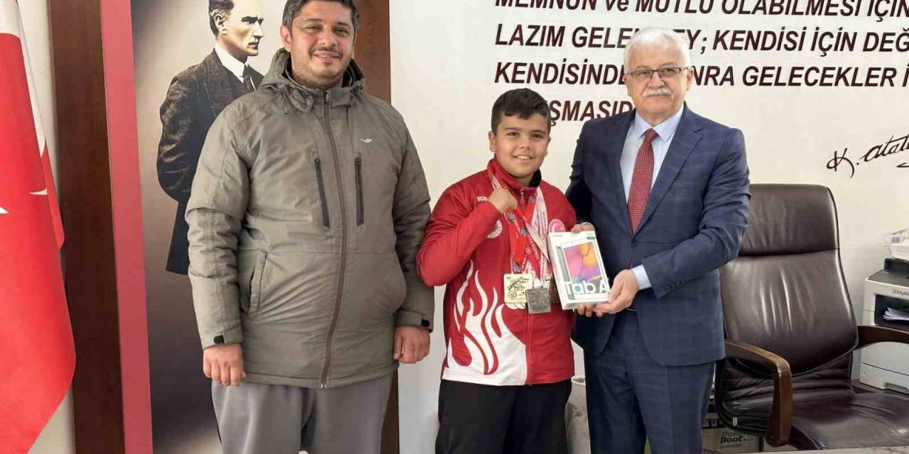 Burhaniye’nin Gururundan Başkan Deveciler’e Ziyaret