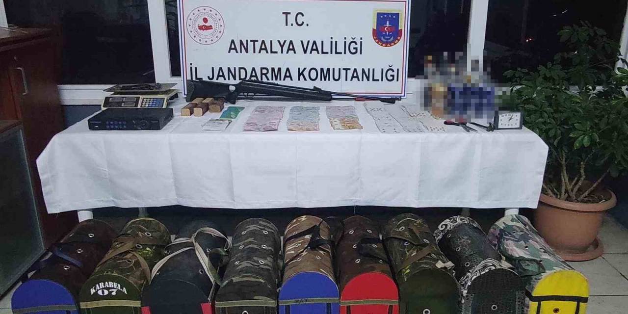 Demir Kafesli Ringlerde Horoz Dövüşüne Ceza Yağdı