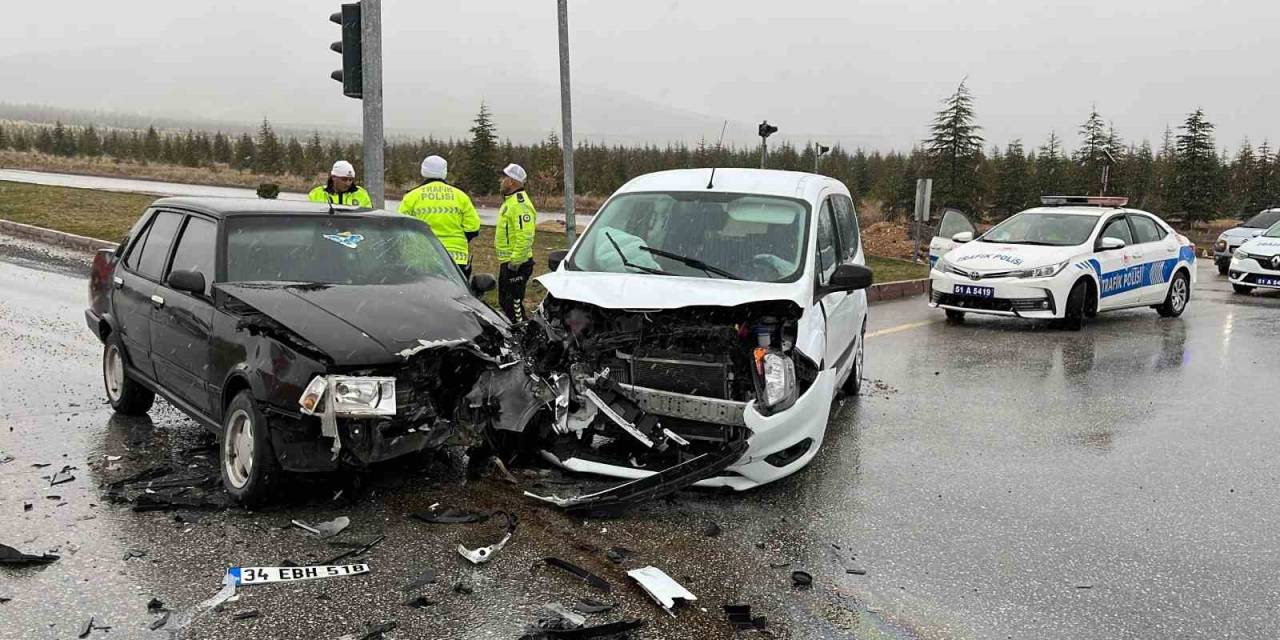 Niğde’de Trafik Kazası: 2 Yaralı