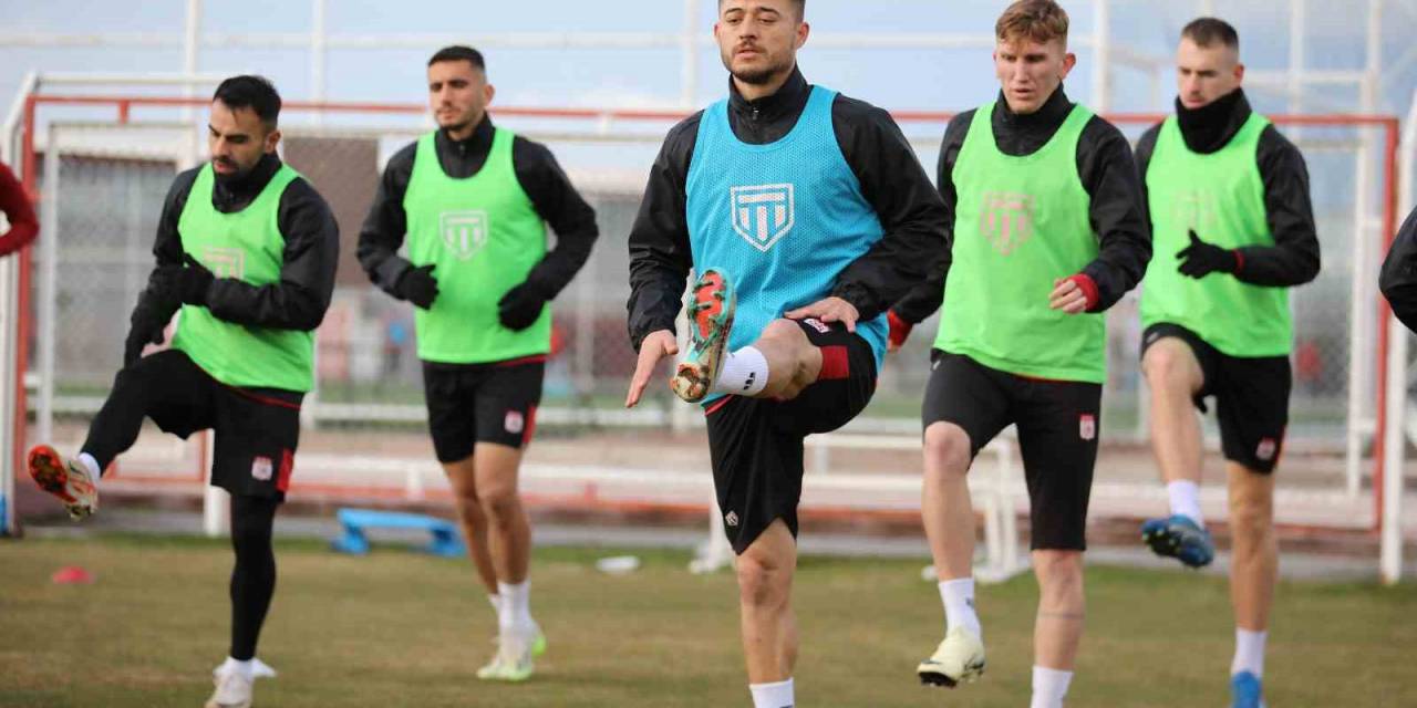 Sivasspor’da Fatih Karagümrük Maçı Hazırlıkları Sürüyor