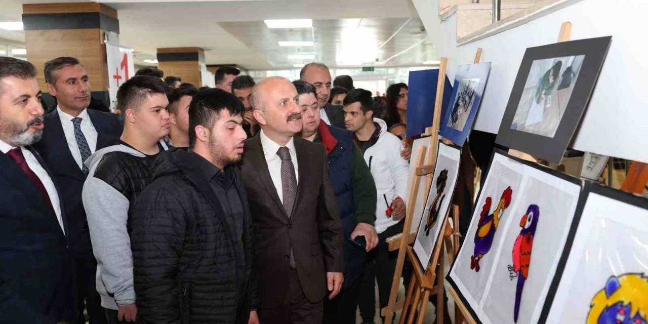 Down Sendromlular Eserlerini Sergiledi