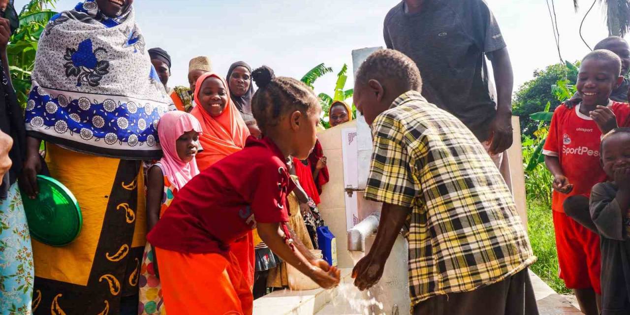 Türk Doktorları Dünyadaki Kurak Ülkelerde Temiz Suya Erişim İçin Çalışıyor