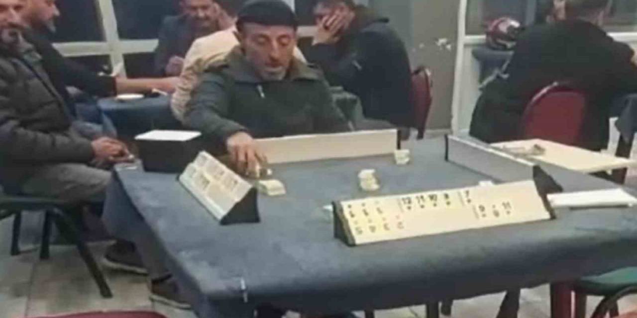 Tek Başına Oynadığı Okeyle Gündem Olmuştu, Artık Hiç Yalnız Kalmıyor