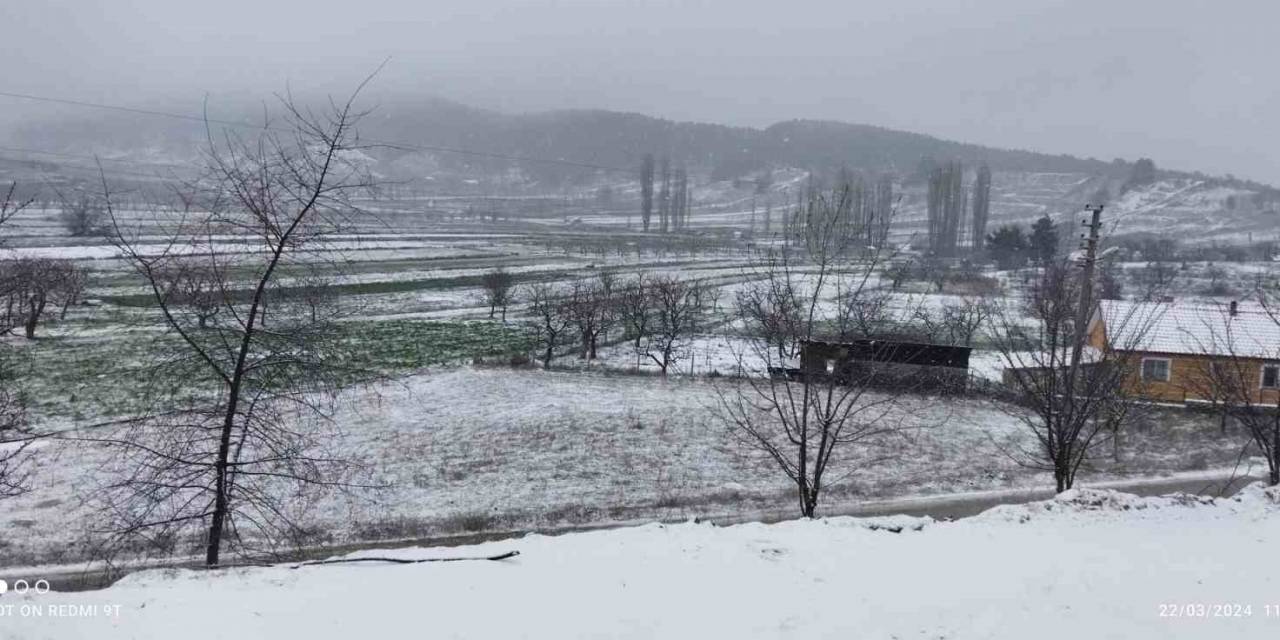 Denizli’nin Yüksek Kesimleri Beyaza Büründü