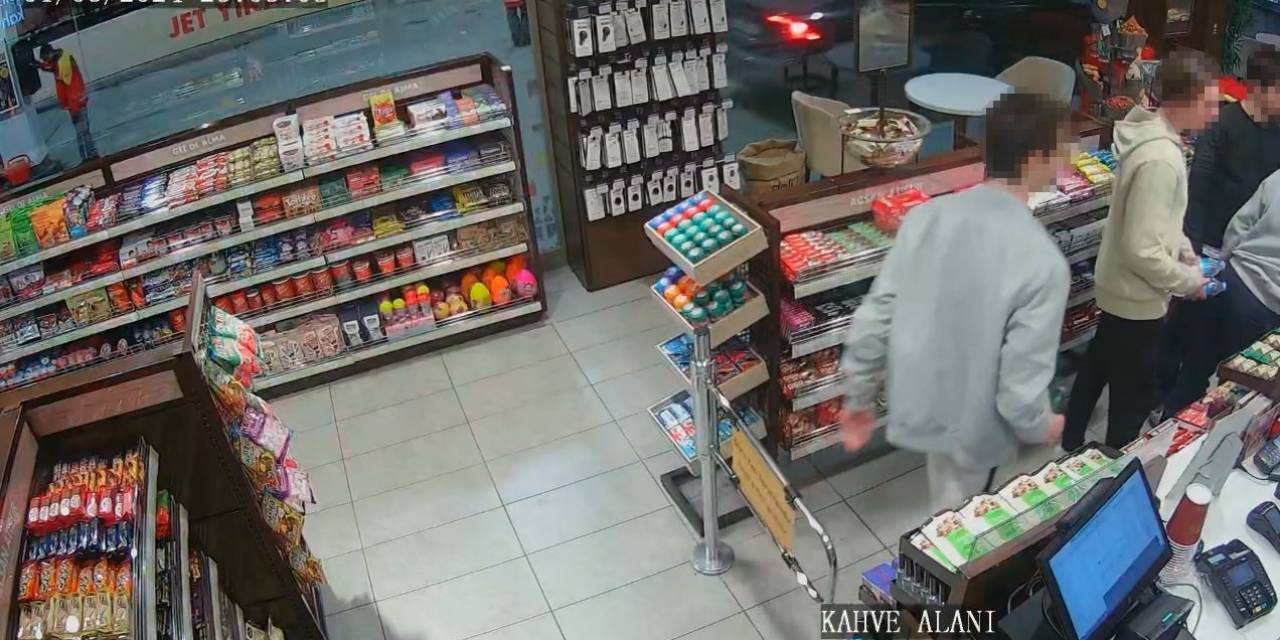 Eyüpsultan’daki Feci Kazadan Kısa Süre Önce T.c. Ve Arkadaşları Benzin İstasyonunda Görüntülendi