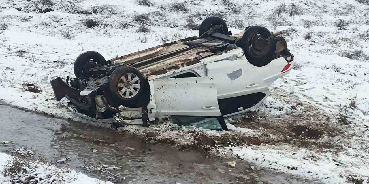 Ahlat’ta Otomobil Takla Attı: 1 Yaralı