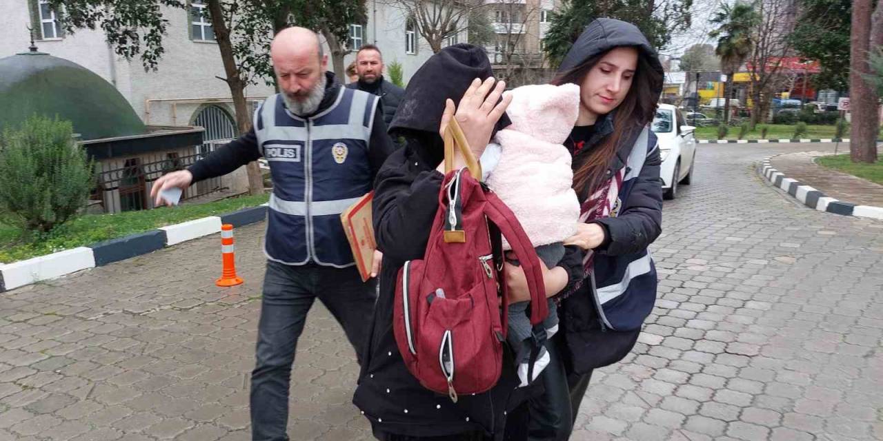 Evden 50 Bin Liralık Altın Çalan Kadın Yakalandı