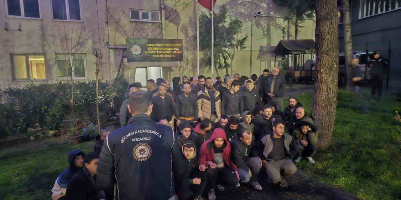 Bursa Polisi Kaçak 63 Yabancı Uyruklu Şahsı Yakaladı