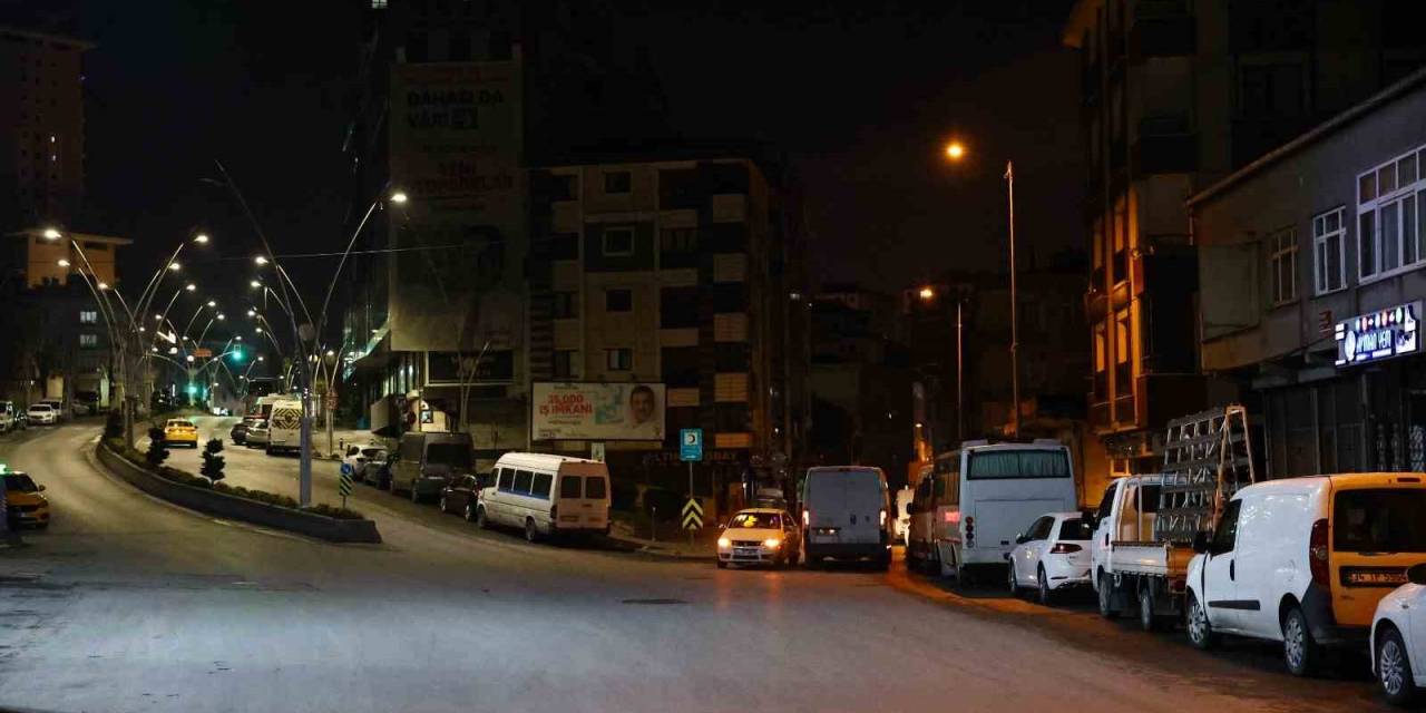 Esenler’de İlginç Seçim Kararı: Afiş, Poster, Parti Bayrakları Ve Pankartlar Kaldırıldı