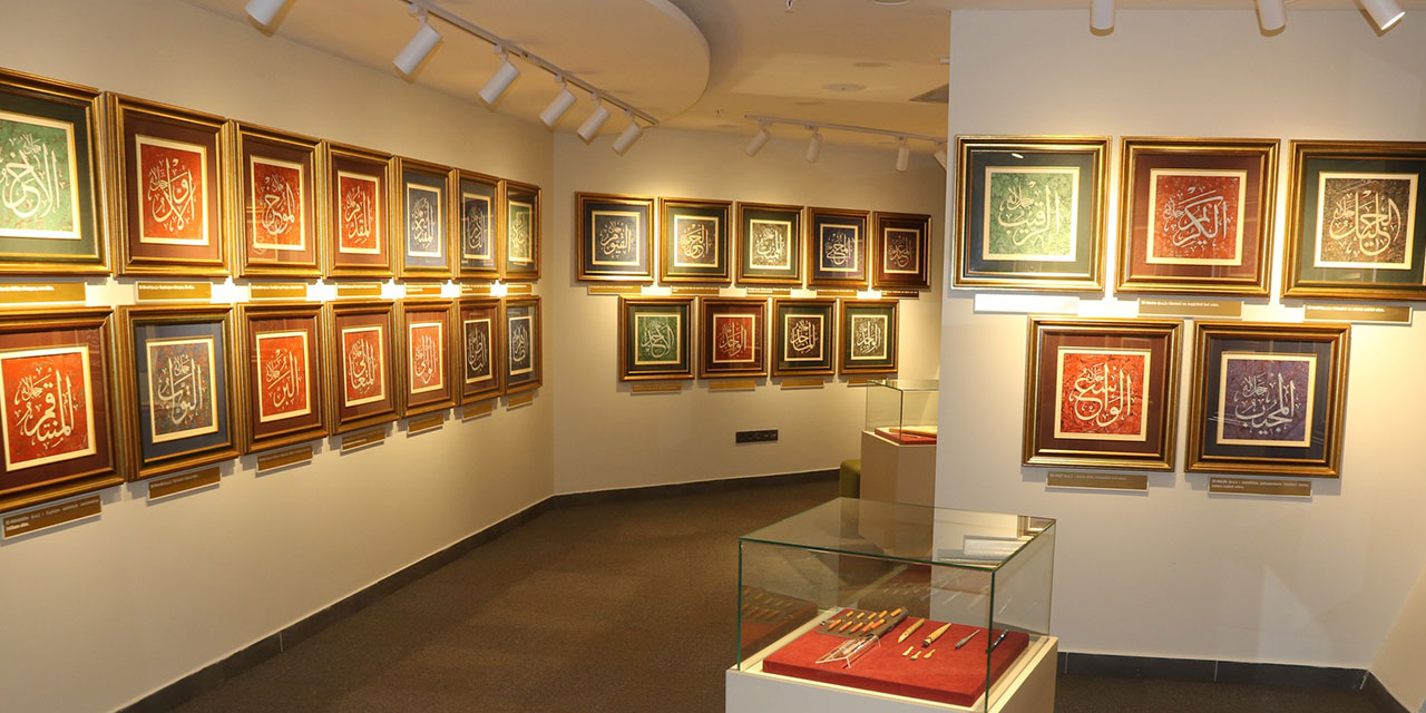 Rize'de Esma-i Hüsna Hat Koleksiyonu Sergisi Açıldı