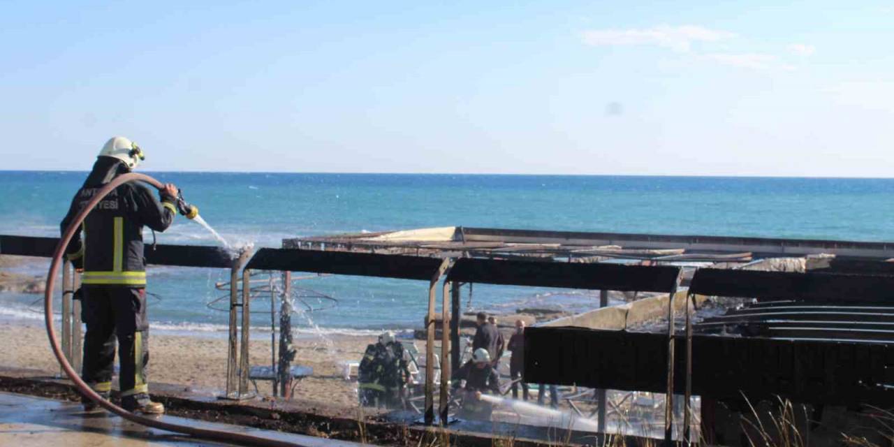 Plajdaki Büfede Korkutan Yangın