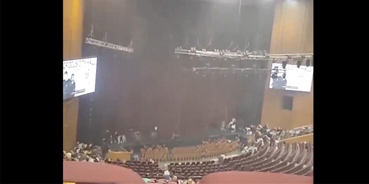 Moskova'da konser salonuna silahlı saldırı