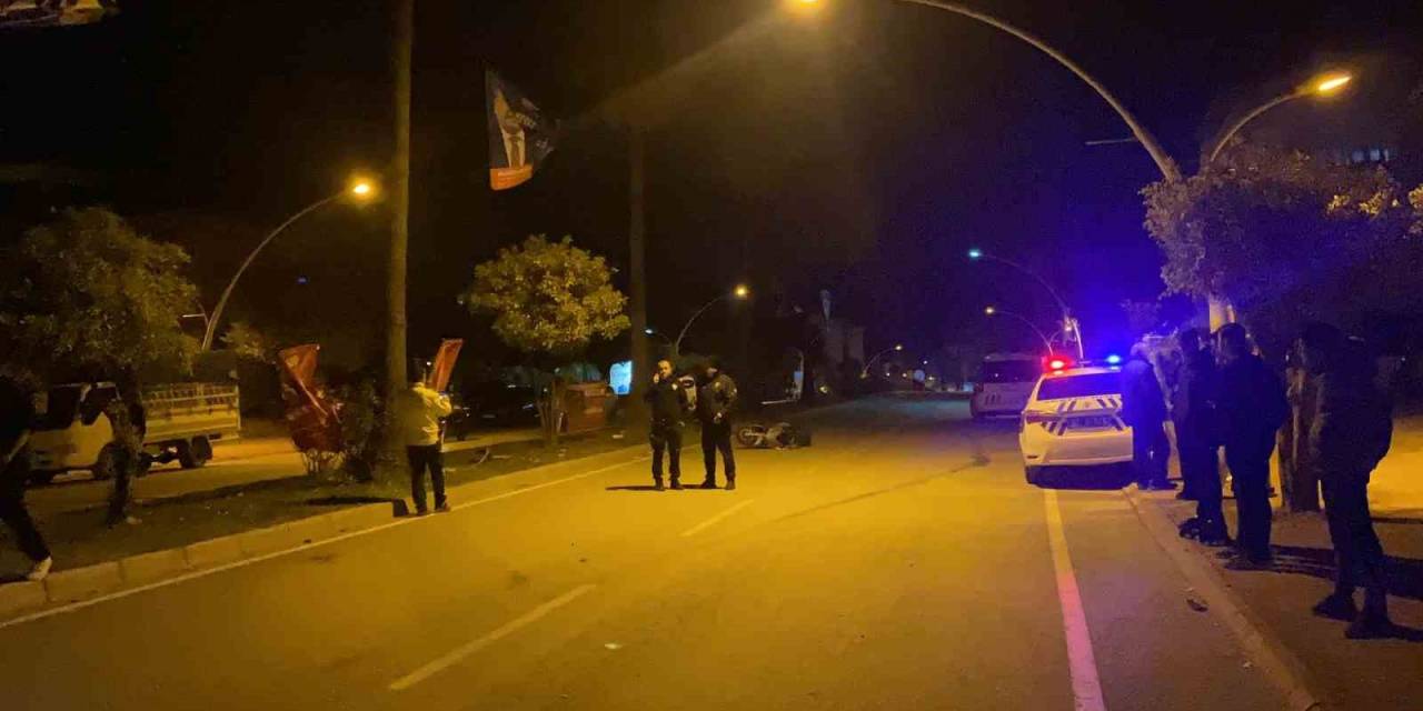 Motosikletli Kurye Yayaya Çarptı: 2 Yaralı