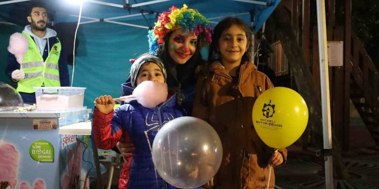 Minikler Palyaço İle Gönüllerince Eğlendi