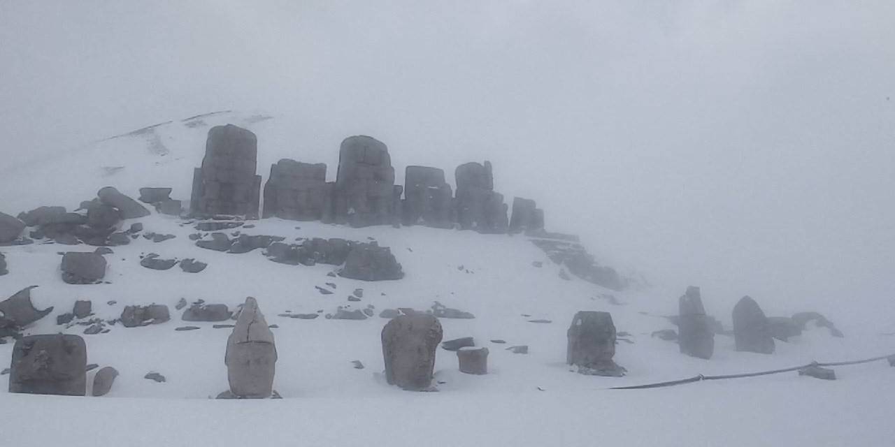 Nemrut Dağı Baharda Kışı Yaşıyor