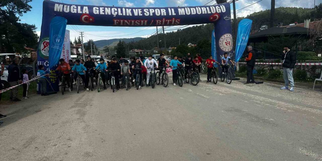 Ula’da 150 Sporcu İle Bisiklet Yarışması Gerçekleştirildi