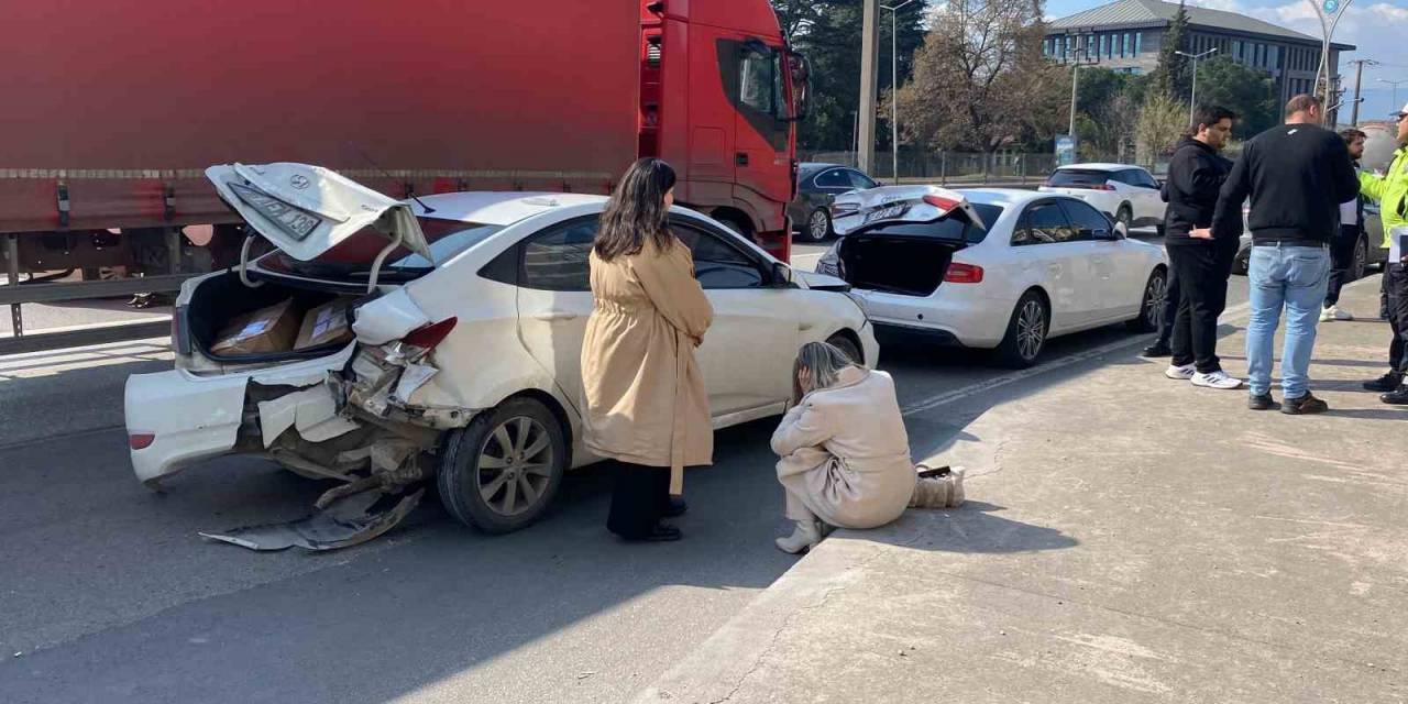 7 Araç Birbirine Girdi: Biri Çocuk 5 Yaralı