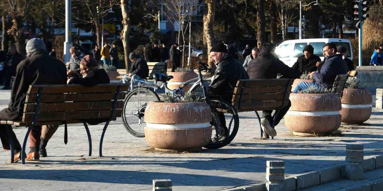 Türkiye’deki Yaşlıların Yüzde 64,1’i Mutlu