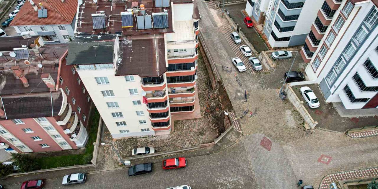 Tokat’ta İstinat Duvarı Devrildi: Faciadan Dönüldü