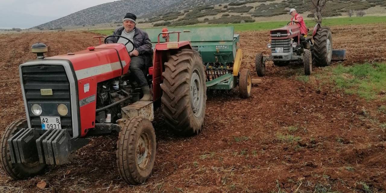 Hüyük’te Atıl Tarım Alanları Aspir Ekilerek Üretime Kazandırılıyor