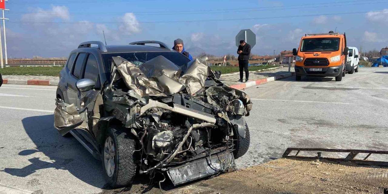 Cip Kamyona Arkadan Çarptı: 1 Yaralı