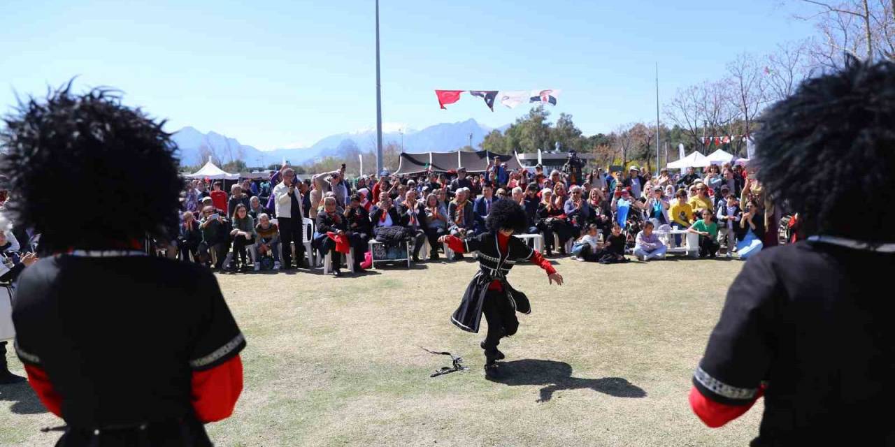 Büyükşehirden Coşkulu Nevruz Kutlaması