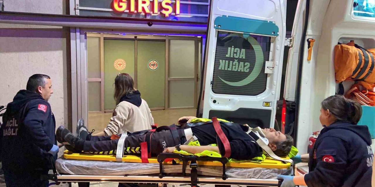 Tem’de Polis Aracı Bariyere Çarptı: 2 Polis Yaralı