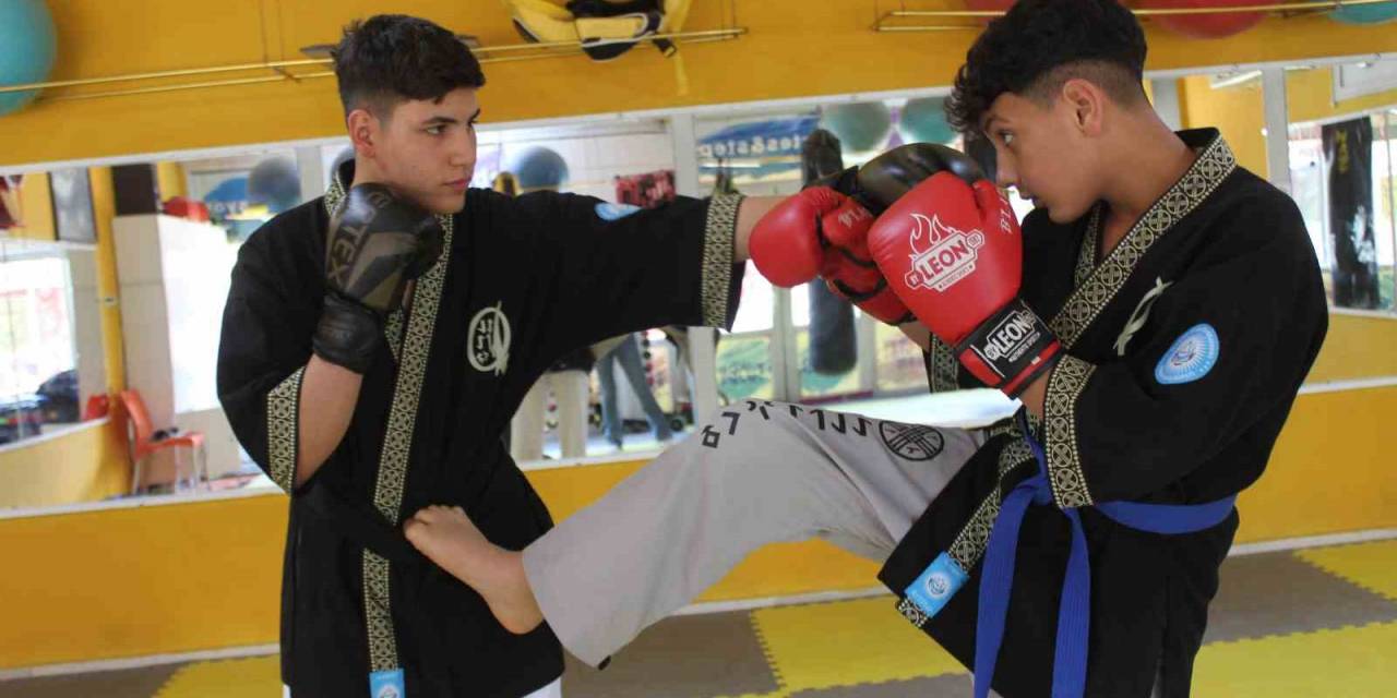 Depremin İzlerini Sporla Aşan Afetzede Gençler, Türkiye Şampiyonu Olmayı Başardı