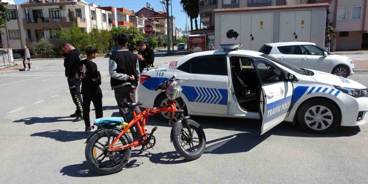 Elektrikli Bisikletle Park Halindeki Kamyonete Çarptı: 1 Yaralı