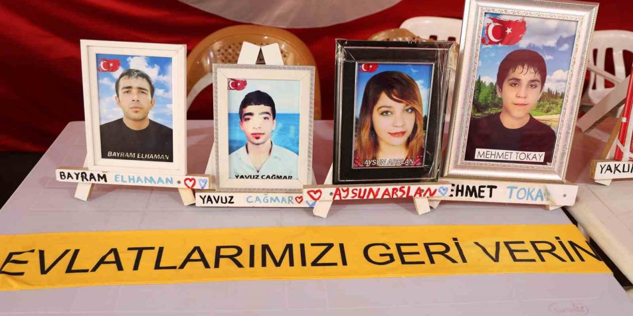 Diyarbakır Anneleri Evlatlarının Yolunu Umutla Gözlüyor